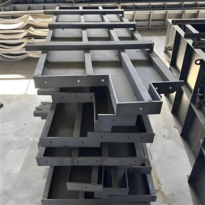 Настенная форма для желоба для железнодорожного кабеля