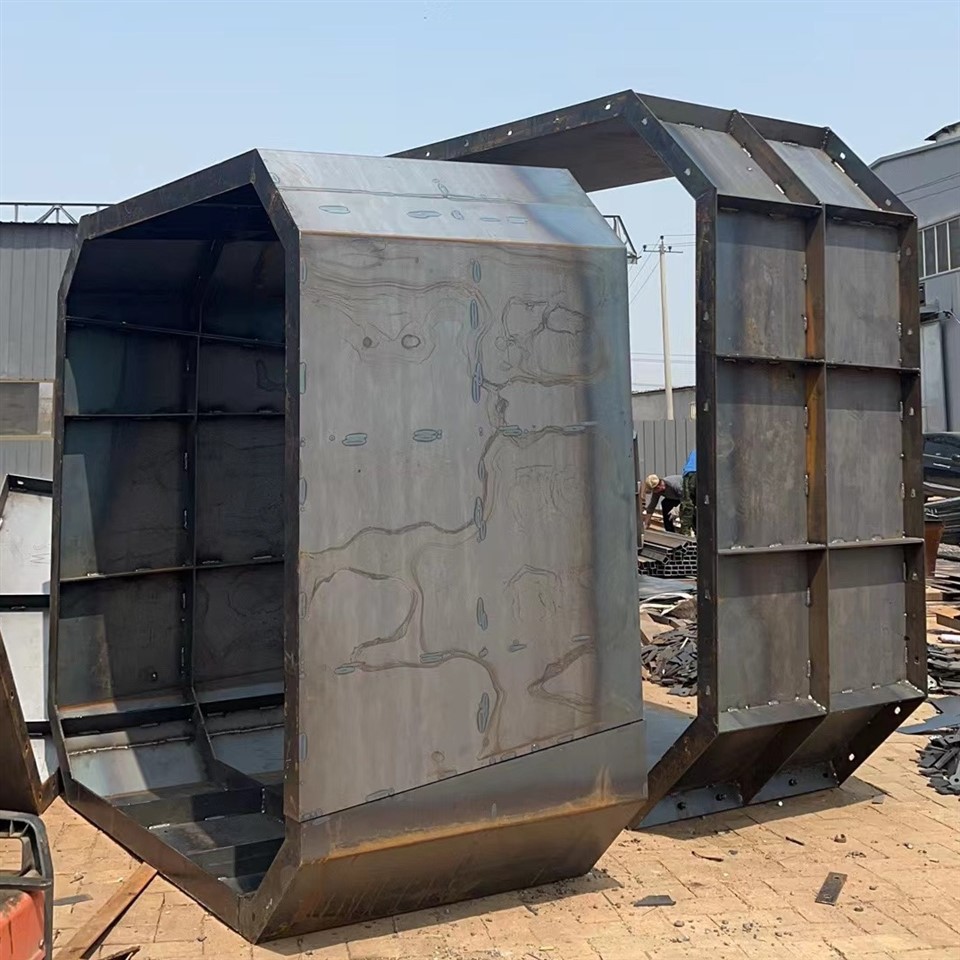 Трехкамерная форма для септика